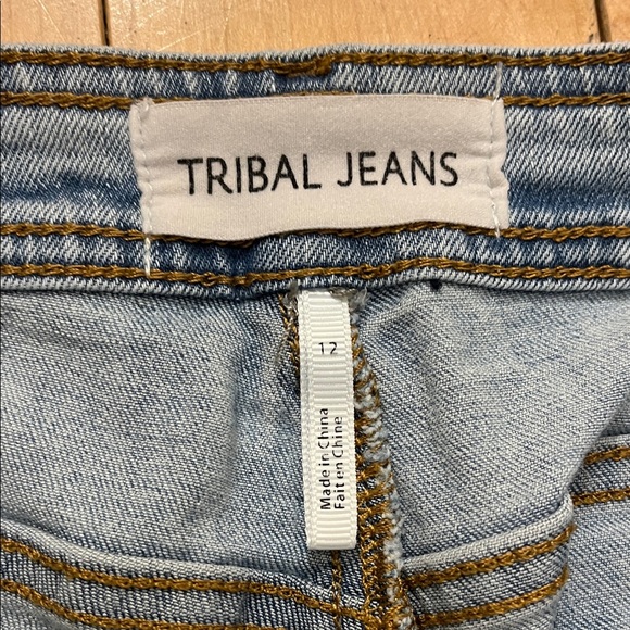 Tribal Jeans 4 Button Up Light Blue Audrey Midrise Wide Leg Crop Jeans - Picture 2 of 5